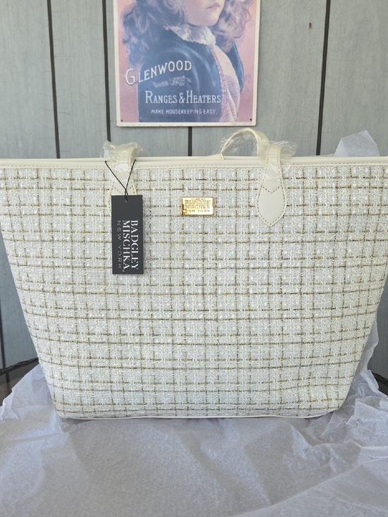 Badgley Mischka Handbags - Badgley Mischka Cream and Gold Tweed Tote